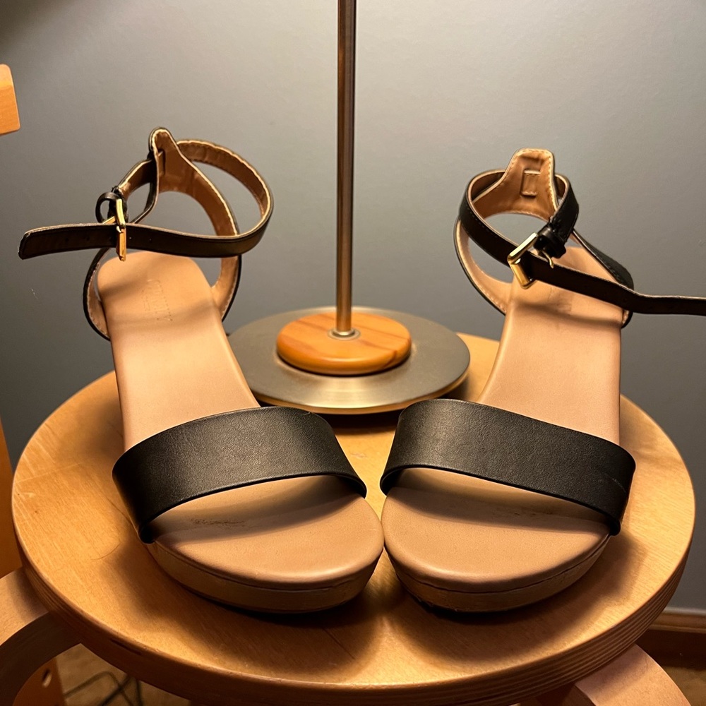 Old Navy Black Clog Sandals